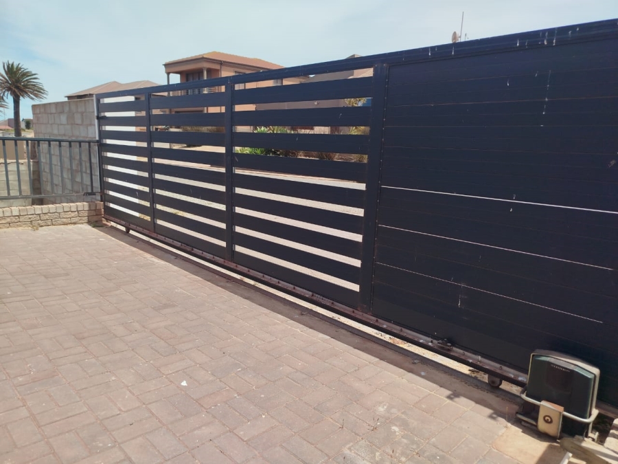 2 Bedroom Property for Sale in Bayview Western Cape